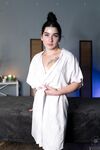 Relaxing NU Shoulders Massage by Yolana