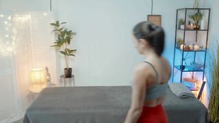 Face Massage by Yolana to Nisa