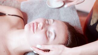 Relaxing Facail Massage by Olga