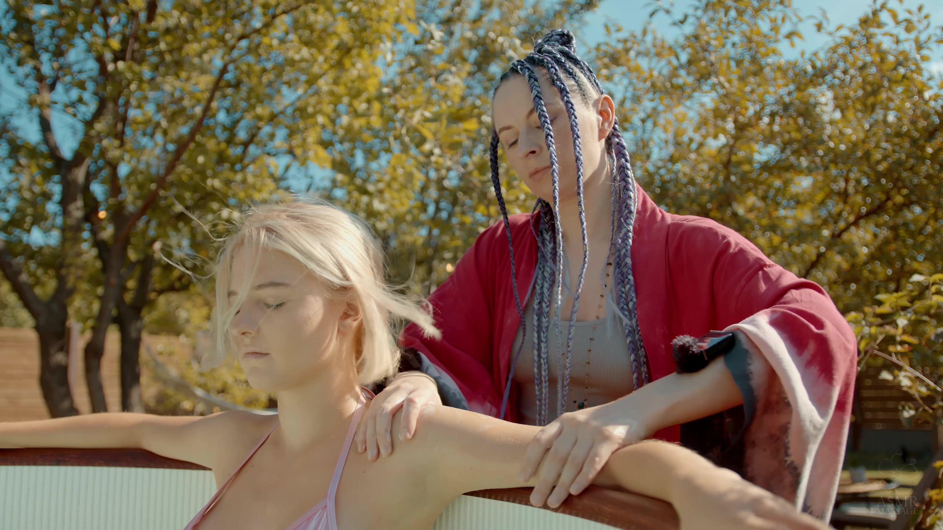 Shoulders and Back Massage in SPA Outdoor Jakuzzi by Anna to Alice A