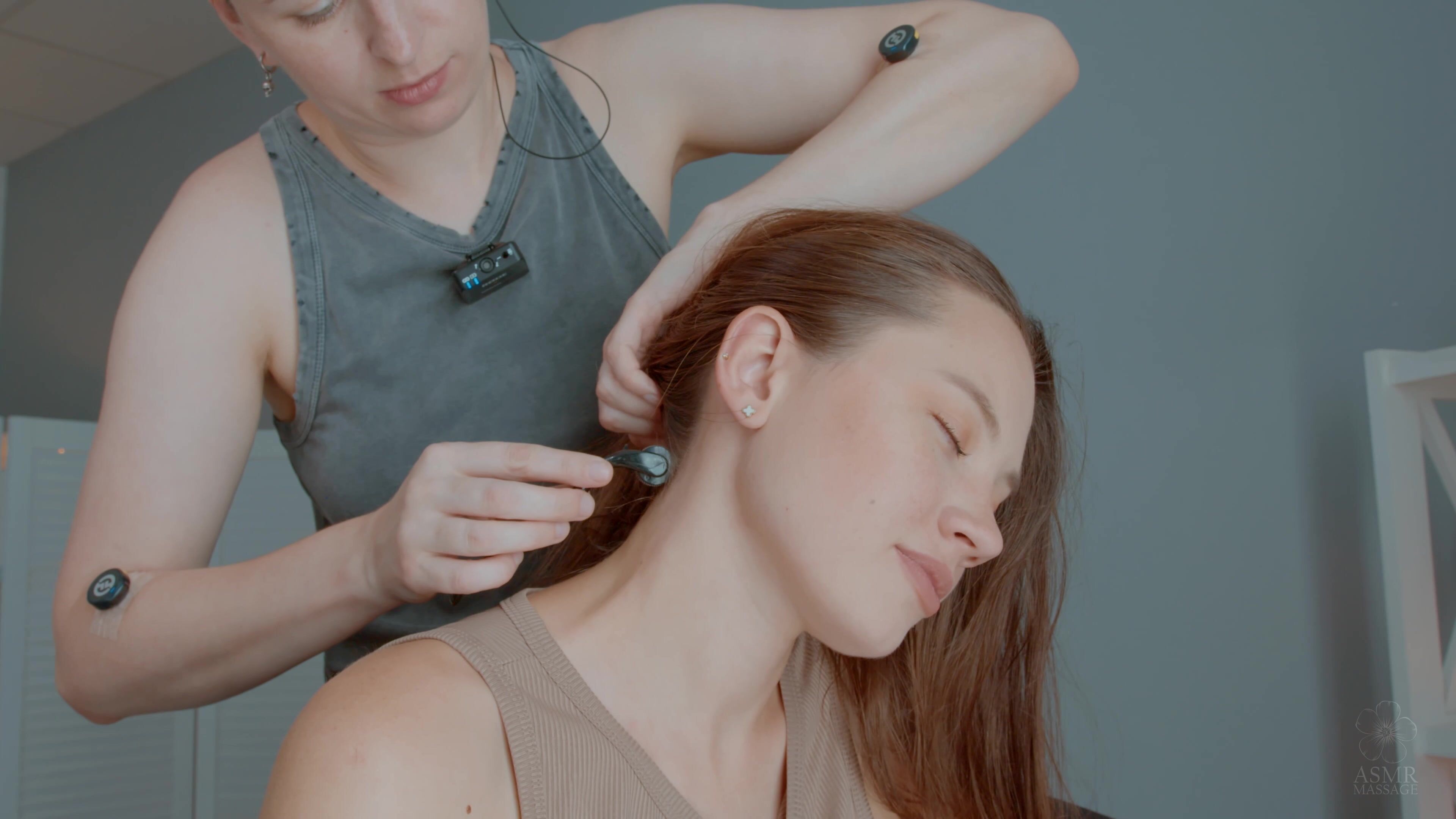 Relaxing Head Massage with wispering by Anna to Sandra