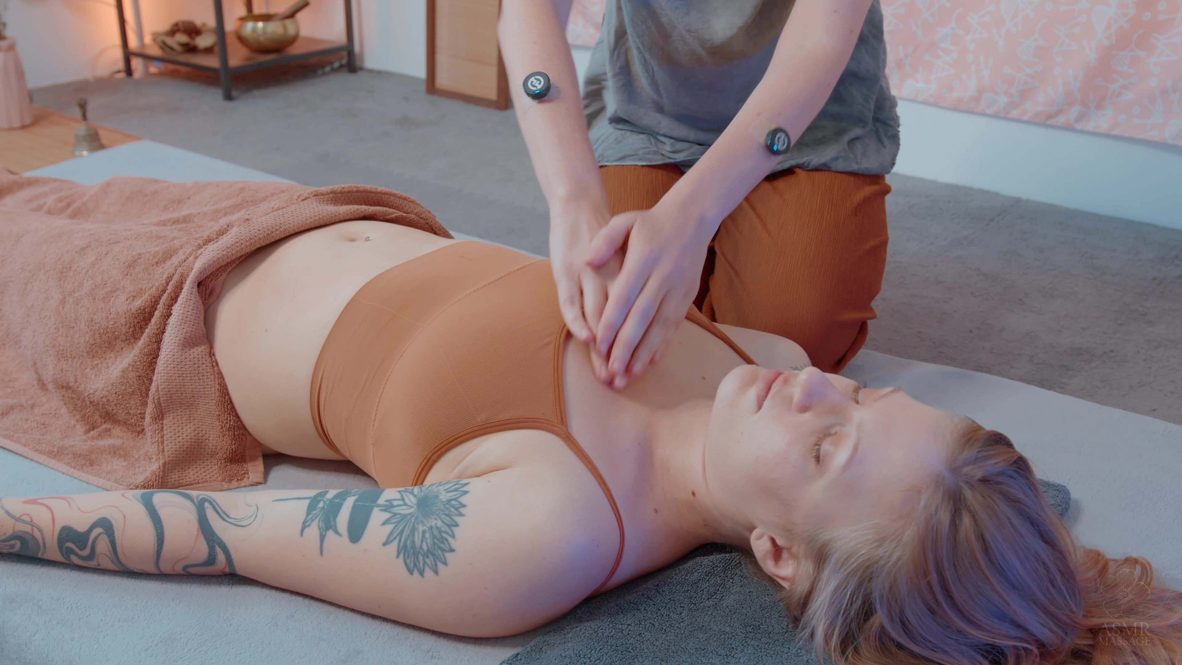 Front Face Massage by Jana to Yolana (Techin Demonstation)